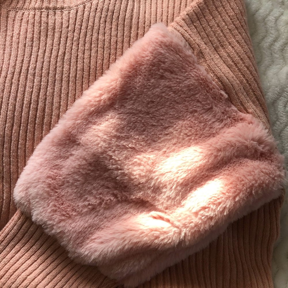Ultra Flirt Women's Rose Tan Sweater, Size Large - Picture 6 of 7
